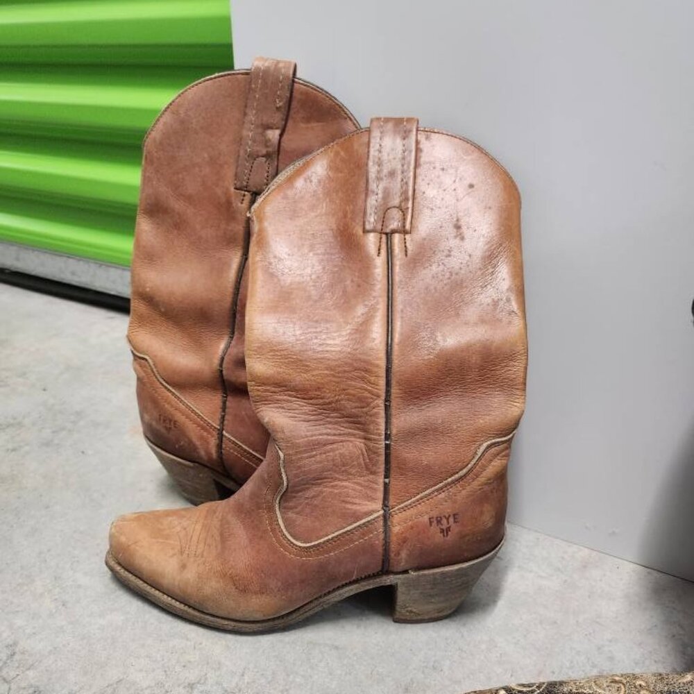 Womens Frye Boots, size 8